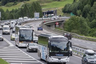 Les week-ends se suivent et se ressemblent au tunnel du Gothard où les embouteillages se sont installés de part et d'autre de l'ouvrage.